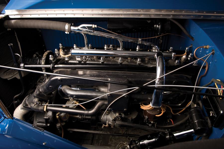Интерьер Ruxton Model C Roadster 1931 года  (фото 7 из 8)